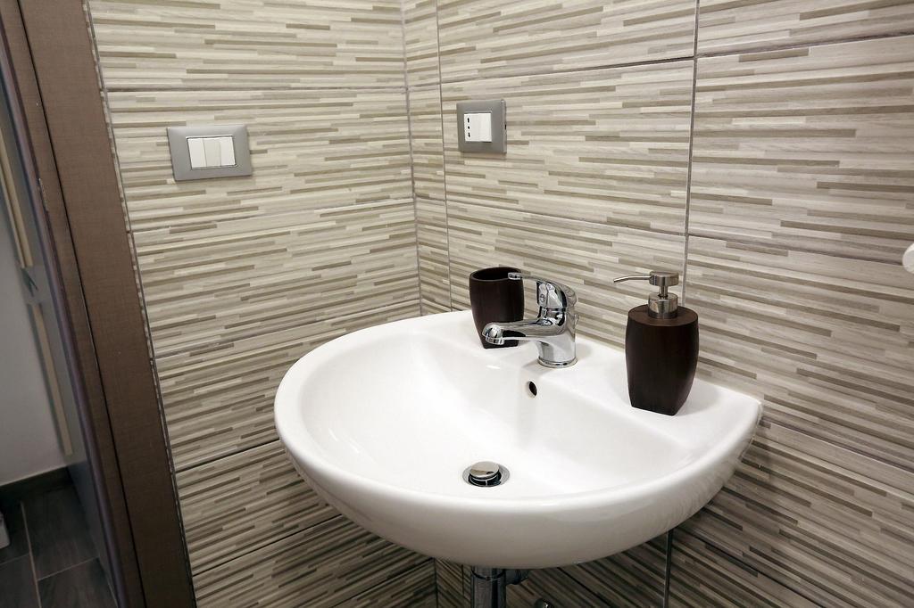 Отель Casa Martinez Roma Экстерьер фото