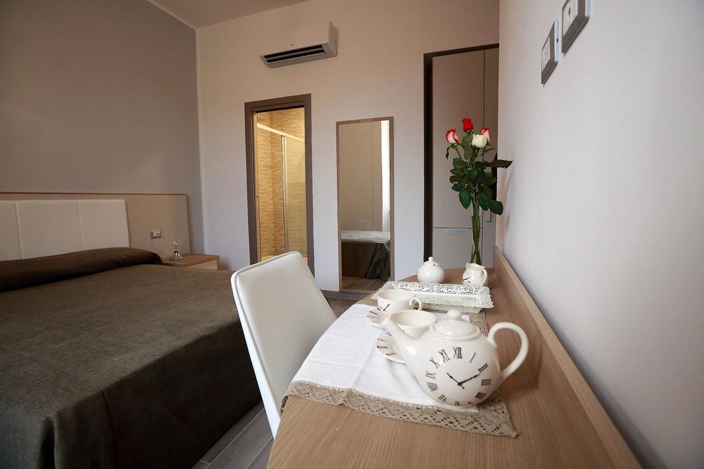 Отель Casa Martinez Roma Экстерьер фото